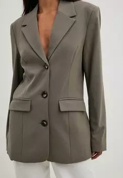 Блейзер NA-KD REGULAR TAILIERTER, цвет walnut