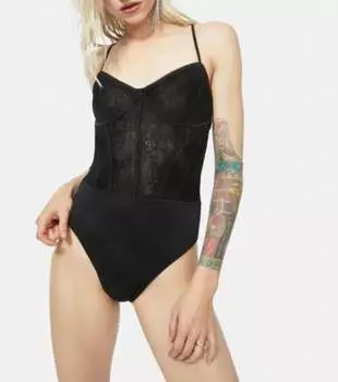 Боди Cora Lace в цвете Noir AFRM