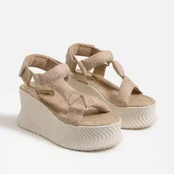 Босоножки на платформе Venus в цвете Sand Dune Circus.NY