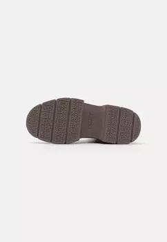Ботильоны на платформе FENELLA CHELSEA BOOT DKNY, серо-коричневый