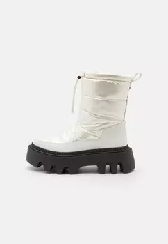 Ботильоны на платформе FLORA PUFFER BOOT Buffalo, белый