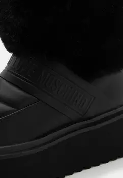 Ботильоны на платформе PLATFORM POWER Love Moschino, черный