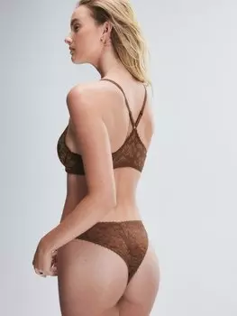Бразильские трусики Savage X Fenty Lavish Lace, цвет Brown Sugar Nude