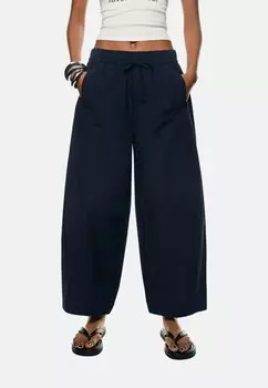 Брюки CROPPED Bershka, темно-синий