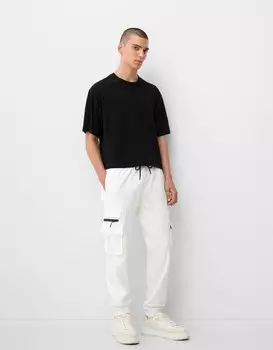 Брюки-Джоггеры cargo Bershka, белый