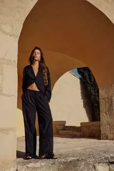 Брюки с вышивкой ZARA, черный
