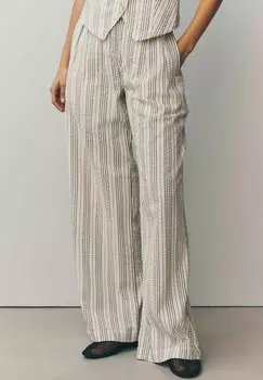 Брюки STRAIGHT TEXTURED STRIPED Next, белый