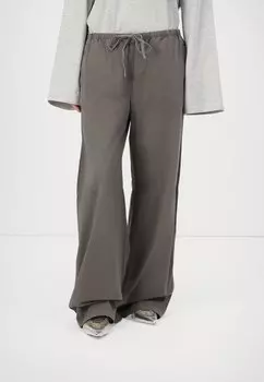 Брюки VITANI WASHED Weekday, черный