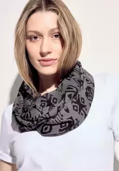 Cecil Loop в двухцветном образе, черный