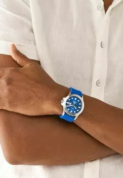 Часы Fossil, синие