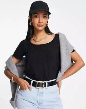 Черная футболка в рубчик с овальным вырезом Vero Moda