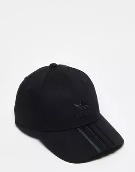 Черная кепка с 3 полосками adidas