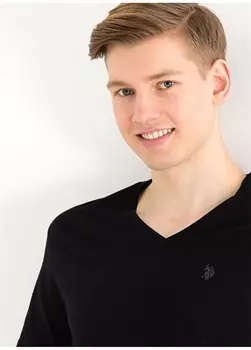 Черная мужская футболка с V-образным вырезом U.S. Polo Assn.