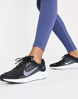 Черно-белые кроссовки Nike Running Quest 5