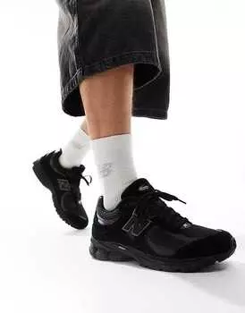 Черные кроссовки New Balance 2002