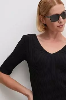 Dknyй свитер, черный