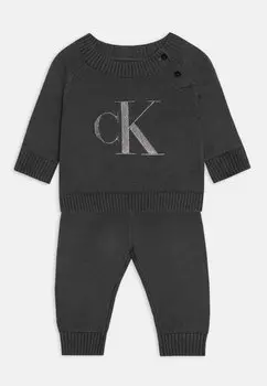 Джемпер BABY METALLIC MONOGRAM UNISEX SET Calvin Klein Jeans, цвет black