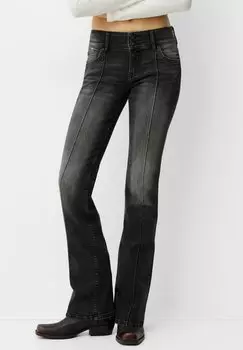 Джинсы Bootcut Bershka, черный