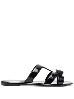 Ferragamo шлепанцы Lylia с декором Vara Bow, черный
