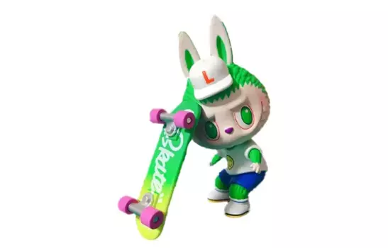 Фигурка Pop Mart Labubu The Monsters Skateboard Figure Hang Tag Box, 10 см