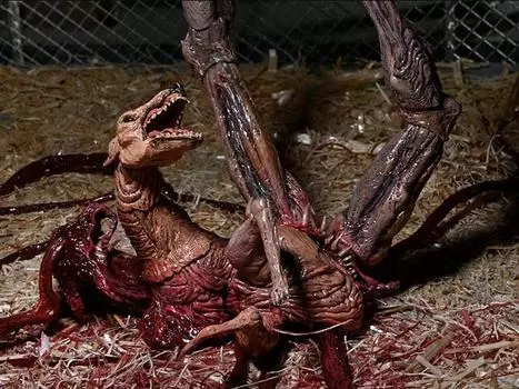 Фигурка The Thing Ultimate Dog Creature Set Neca