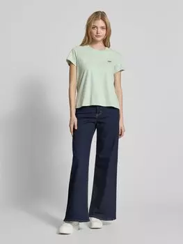 Футболка с этикеткой Levi's