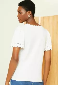 Футболка с принтом SCALLOP V NECK- REGULAR FIT Love & Roses, белый