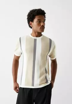 Футболка с принтом Textured Striped Short Sleeve Bershka, верблюжий