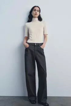 Футболка с высоким воротом ZARA, экрю