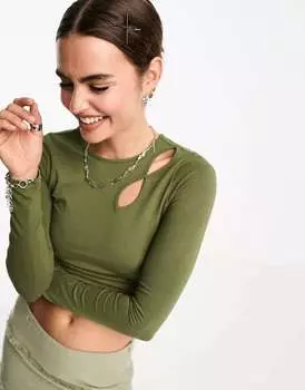 Хлопок: Укороченный топ с длинными рукавами и вырезами цвета хаки Cotton:On