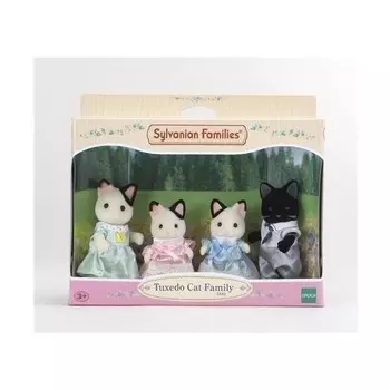 Игровой набор Sylvanian Families Семейство кошачьих в костюмах
