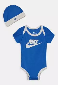 Кепка Nike Baby 3 Piece Gift Set Body Booties & Beanie Unisex Nike, цвет game royal