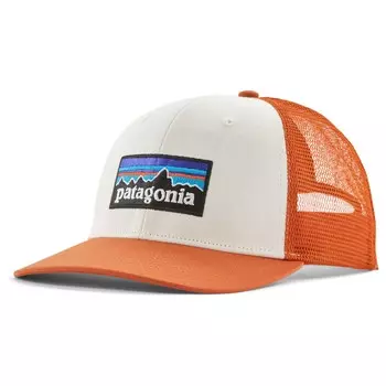 Кепка Patagonia P-6 Logo Trucker Hat, цвет White with Redtail Rust