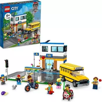 Конструктор пластиковый Lego City День в школе, 433 детали