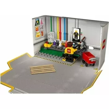 Конструктор пластиковый Lego Завод минифигурок