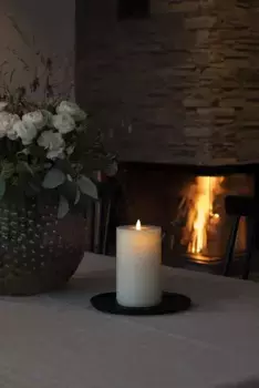 KONSTSMIDE LED-свеча, светодиодная свеча из настоящего воска, с 3D пламенем, сенсорной функцией задувания /9,6х18,2 см, кремово-белый