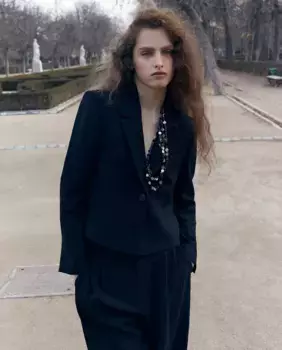 Короткий блейзер Sfera, чёрный