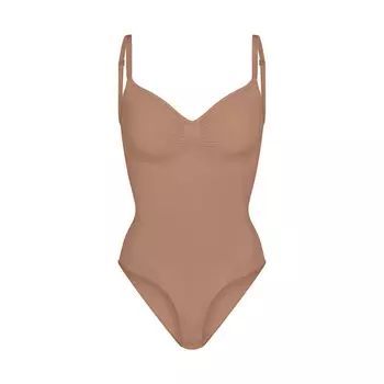 Короткое боди SKIMS Seamless Sculpt, цвет Sienna