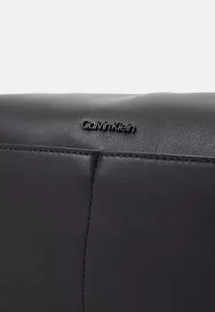 Косметичка CLEAN WASHBAG Calvin Klein, черный