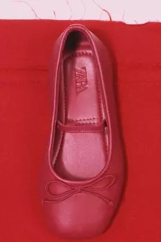 Кожаные балетки с бантиком ZARA, красный