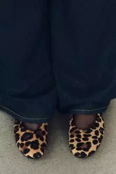 Кожаные балетки с животным принтом ZARA, цвет Leopard