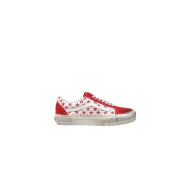 Красные замшевые кроссовки Vans