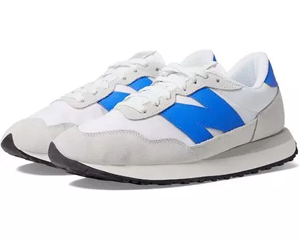 Кроссовки 237v1 New Balance Classics, отражение