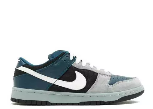 Кроссовки Nike DUNK LOW PRO SB 'FUTURA', черный