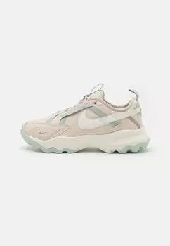Кроссовки Nike TC 7900, цвет light orewood brown/sail/diffused taupe/light silver