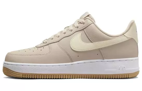 Кроссовки Nike Wmns Air Force 1 Low Sanddrift, белый/бежевый (Размер 37 RU)