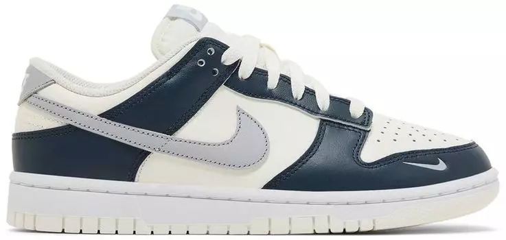 Кроссовки Nike Wmns Dunk Low 'Sail Armory Navy', синий
