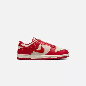 Кроссовки Nike WMNS Dunk Low SE, цвет Coconut Milk/University Red/Pale Ivory