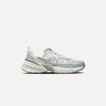 Кроссовки Nike WMNS V2K Run, цвет Photon Dust/Light Silver/Summit White