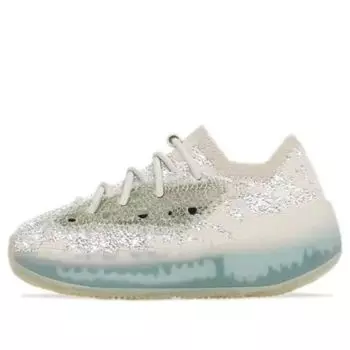 Кроссовки помогли 380 младенцам Adidas Yeezy, белый